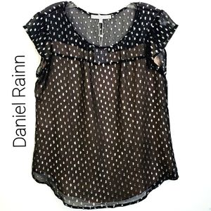 Daniel Rainn Black w/Silver Metalic Silk Lined Top